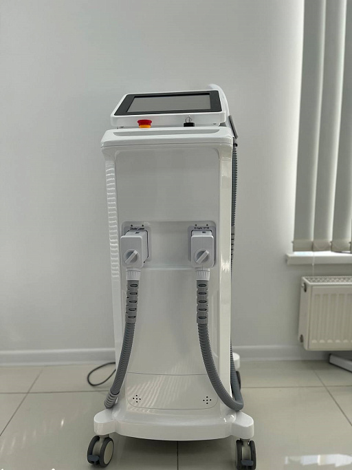 Купить Гибридный лазер (808 + Elos) "Beauty Instrument Hybrid Prof Pro" с 2 насадками 15*15 мм и 15*30 мм по цене 