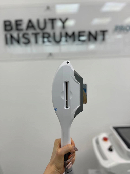 Купить Гибридный лазер (808 + Elos) "Beauty Instrument Hybrid Prof Pro" с 2 насадками 15*15 мм и 15*30 мм по цене 
